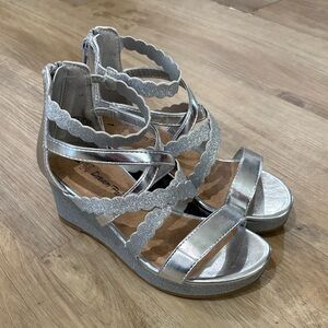 NEW Girls Dream Pairs Silver Glitter Wedge Sandals